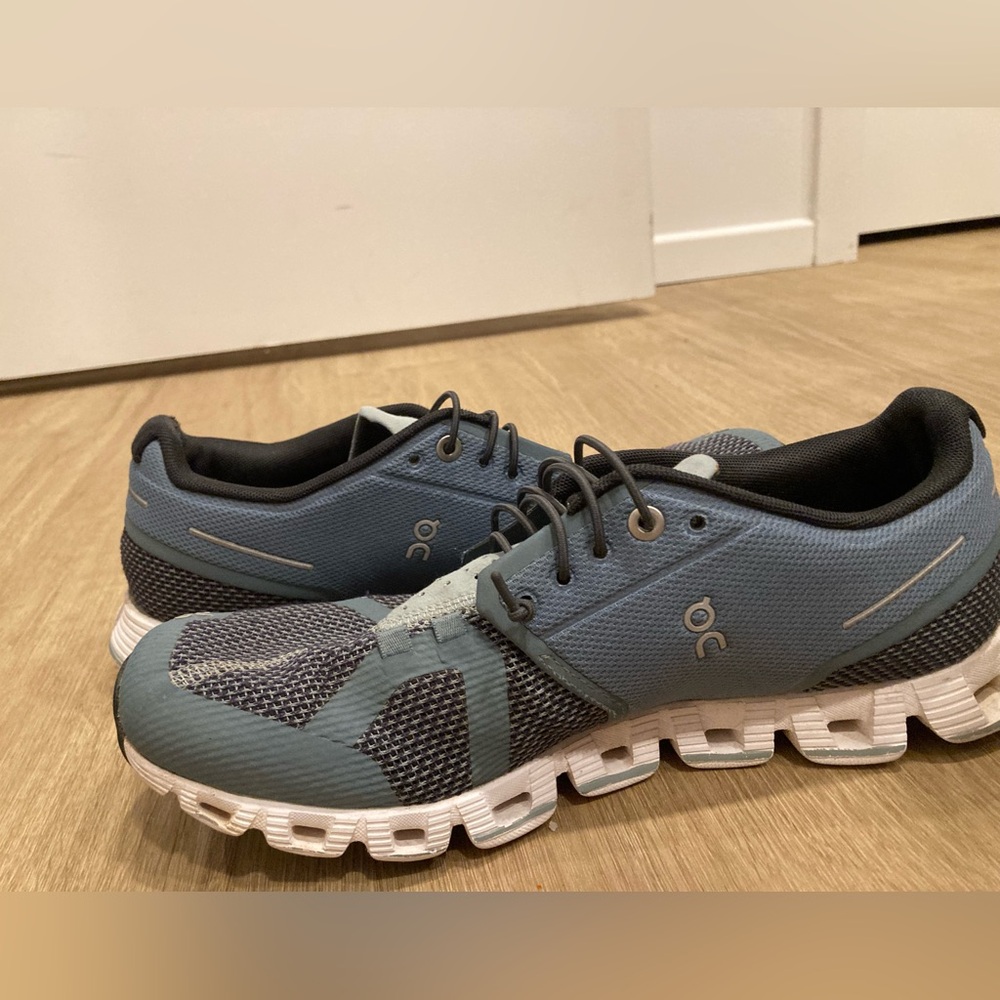 On Cloud Shoes. Size 9.
